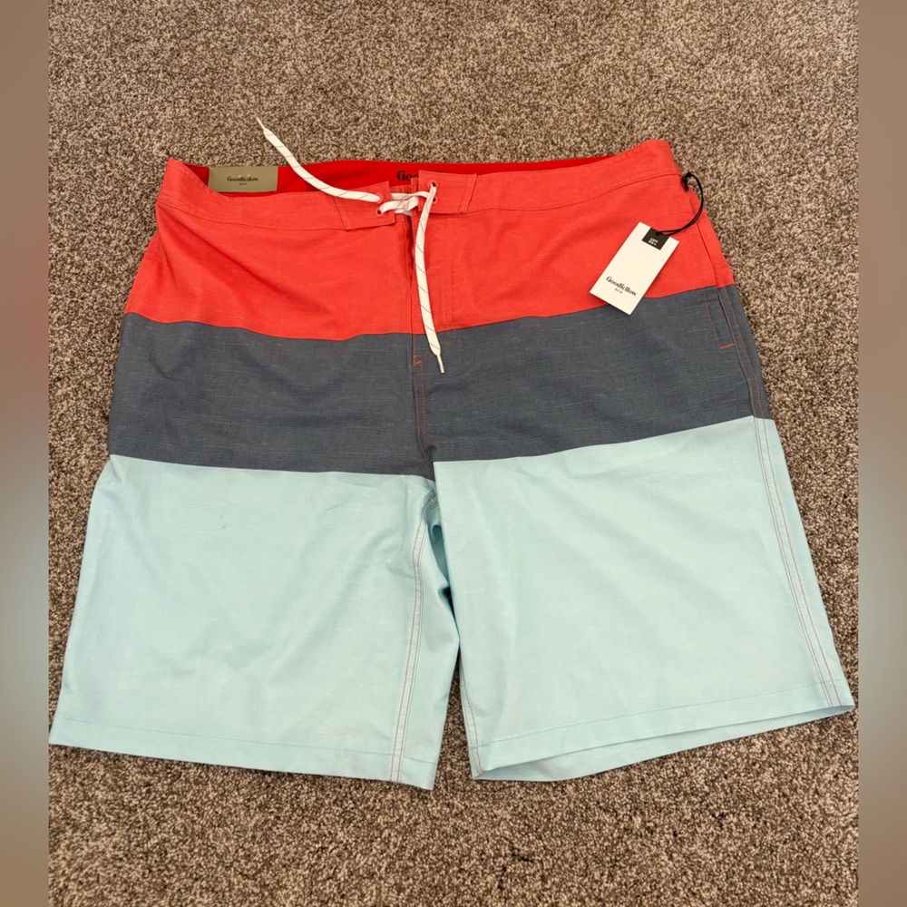 Goodfellow & Co Colorblock men’s swim Shorts